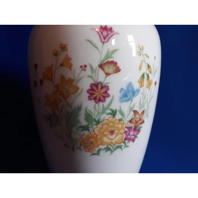Metal Late 20th Century Jingdezhen Chinese Porcelain White Wildflower With Gold Rim For Sale - Image 7 of 11
