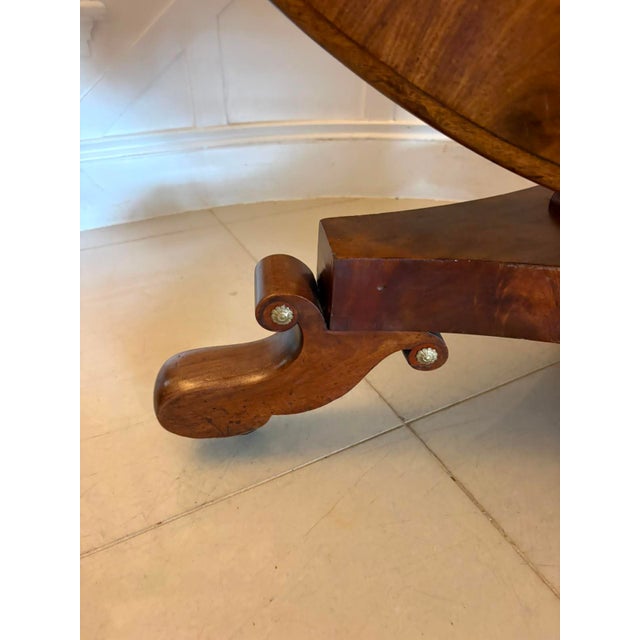 Antique Regency Figured Mahogany 6-Seater Circular Tilt-Top Dining Centre Table, 1830 For Sale - Image 10 of 16