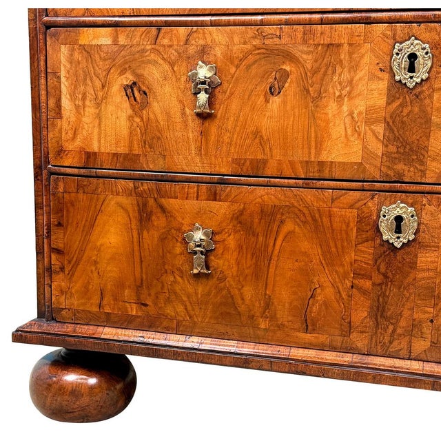 Queen Anne Walnut Chest of Drawers, 1710s For Sale - Image 10 of 12