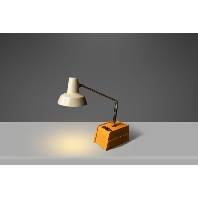 Mid-Century Modern Industrial Tensor Table / Desk Lamp by Mobilite as Used in Nasa Offices, C. 1970's For Sale - Image 4 of 17