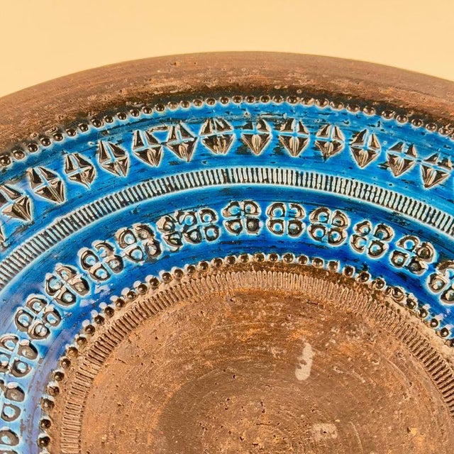 Ceramic Large Rimini Blue Series Centerpiece Bowl by Aldo Londi for Bitossi, 1970s For Sale - Image 7 of 13