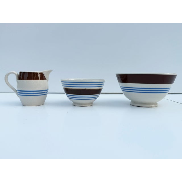 Early 20th Century Collection of Brown & Blue English Pottery - Adderleys England - Bowls & Pitcher For Sale - Image 5 of 10