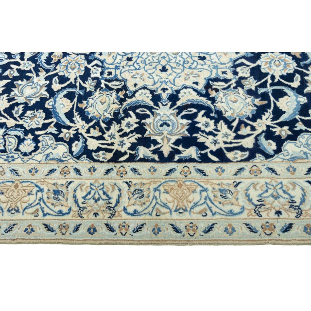 Blue Hand-Knotted Oriental Rug in Wool For Sale - Image 8 of 12