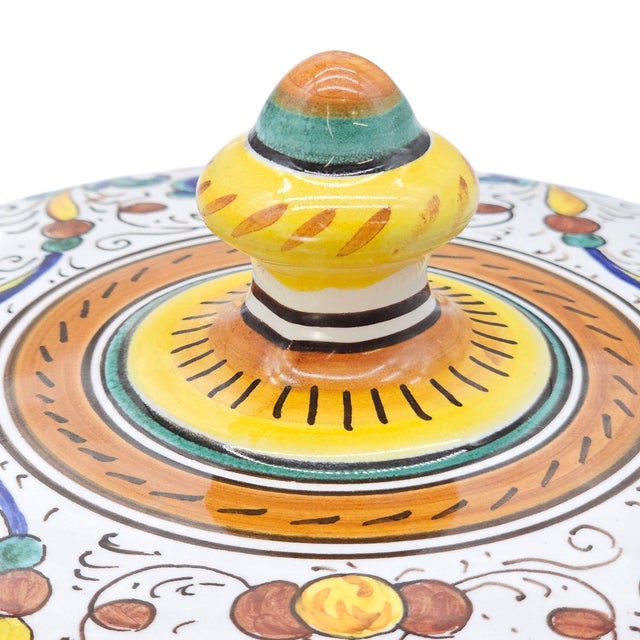 Late 20th Century Hand Painted Deruta Italy Raffaelesco Covered Bowl by Sberna – 8" Artisan Pottery For Sale - Image 5 of 9