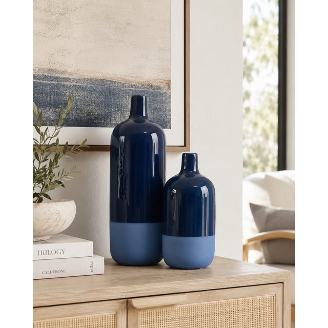 Delft Blue Vase Set of 2 For Sale - Image 9 of 10