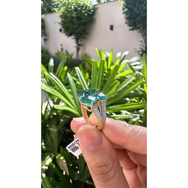 Metal Set in 18k Matte Gold, 5.90 Carats Zambian Emerald & Diamonds Three Stone Ring, Size 6.5 For Sale - Image 7 of 9