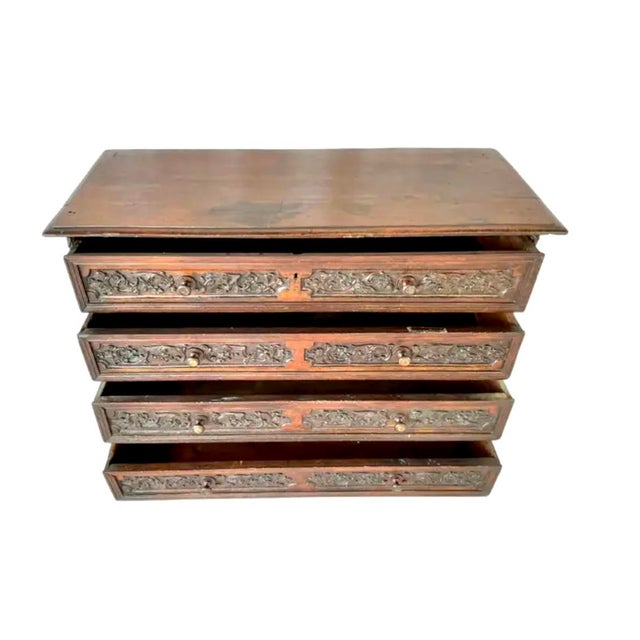 Wood Italian Walnut Four Drawer Walnut Commode Early 18th Century For Sale - Image 7 of 11