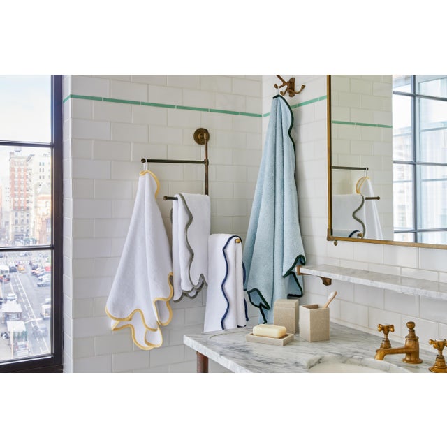 Kassatex x Chairish Scallop Bath Towel Set, White/Navy Set of 3 Chairish