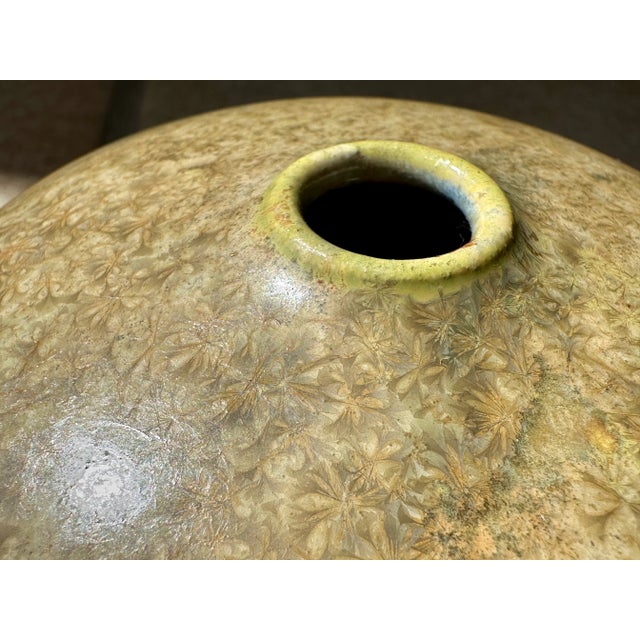 1960s Flat-Shaped Studio Ceramic Art Vase in Stoneware with Zinc Crystal Glaze, 1960s For Sale - Image 5 of 18