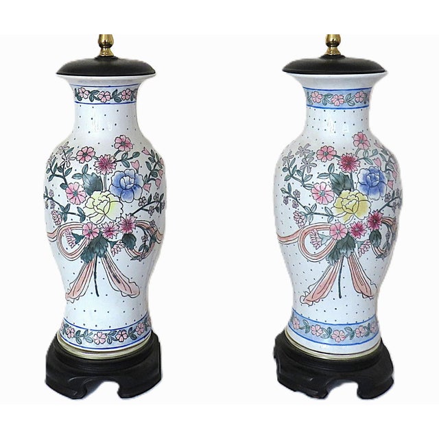FREE SHIPPING ANYWHERE IN THE CONTINENTAL US! This is a set of bright and beautiful table lamps. Vase form. White...