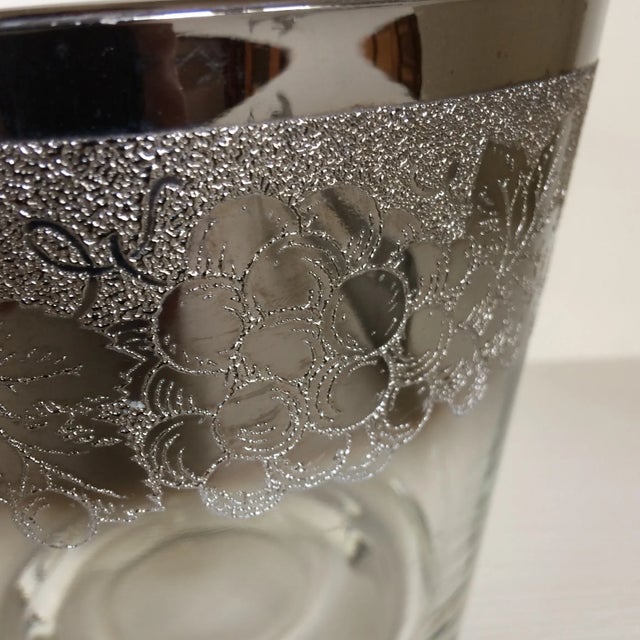 1960s Dorothy Thorpe Style Grape Pattern Silver Fade Ice Bucket WithTongs and Six 12 Oz. Tumblers - Set of 8 For Sale - Image 5 of 13