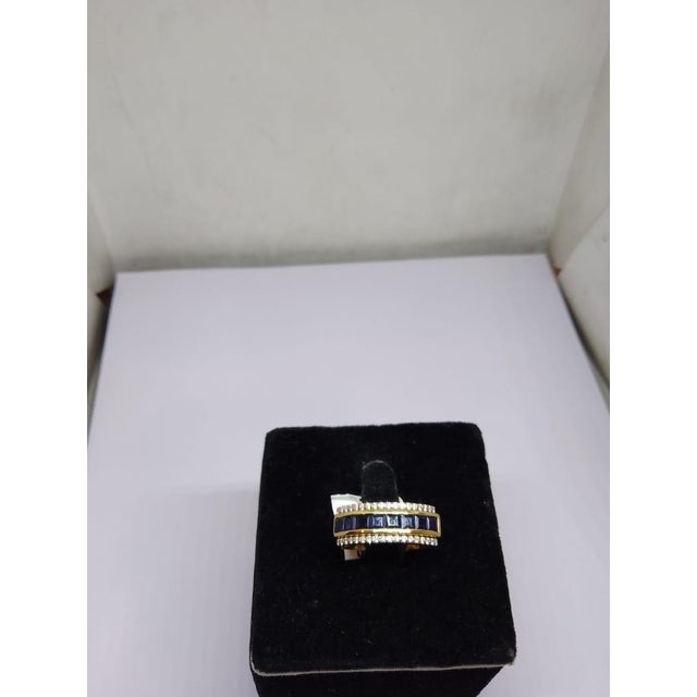 Modern Natural Blue Sapphire 1.20cts & Diamond 0.40cts Ring in 18k Gold For Sale - Image 3 of 8