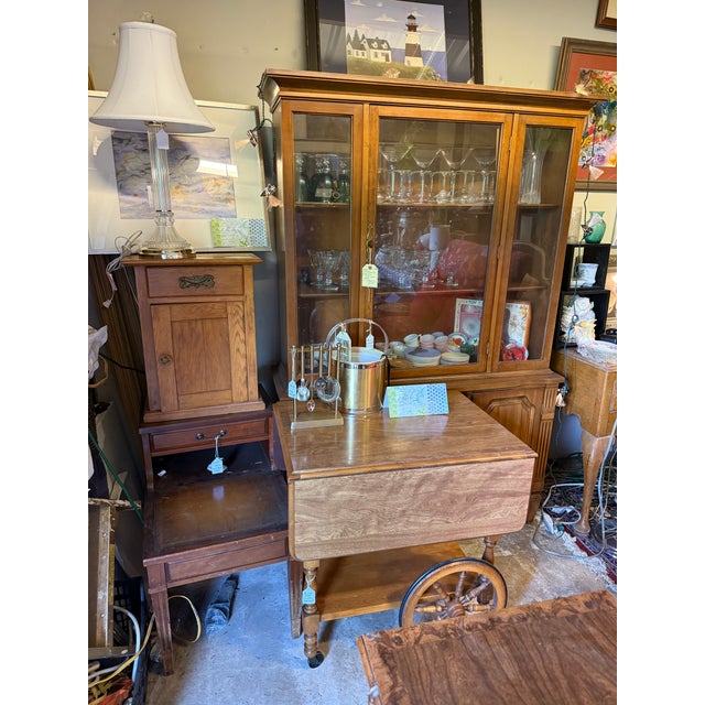 Charming Colonial Early American Beverage cart, tea cart, bar and drinkware, drop-leaf rolling cart,