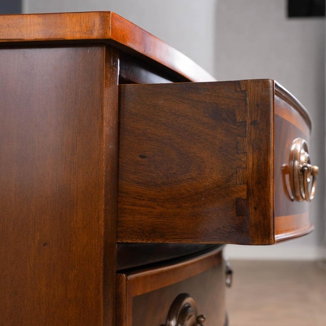 Traditional Niagara Furniture Banded Mahogany Bowfront Chest For Sale - Image 3 of 12