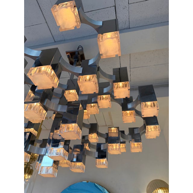 Chandelier Cubic 57 Lights Metal Chrome and Lucite by Sciolari, Italy, 1970s For Sale - Image 11 of 12