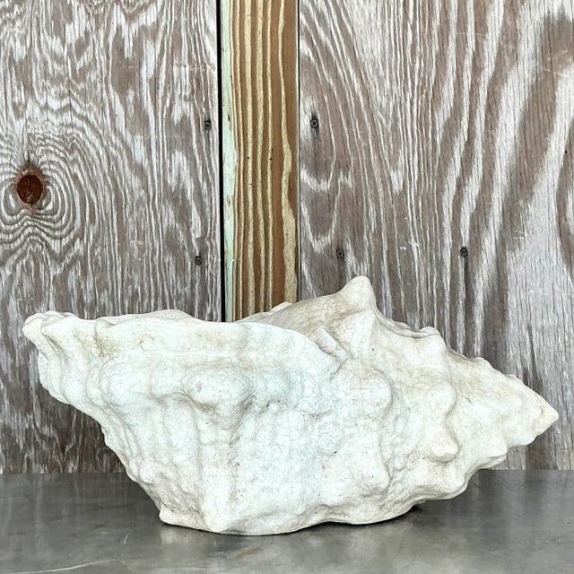Enhance your decor with our American-style Vintage Coastal Crackle Glaze Planter. Featuring a distinctive crackle glaze...