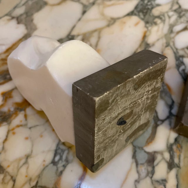 Early 20th Century Set of 2 White Italian Marble Sculptures of Children Bust For Sale - Image 5 of 7