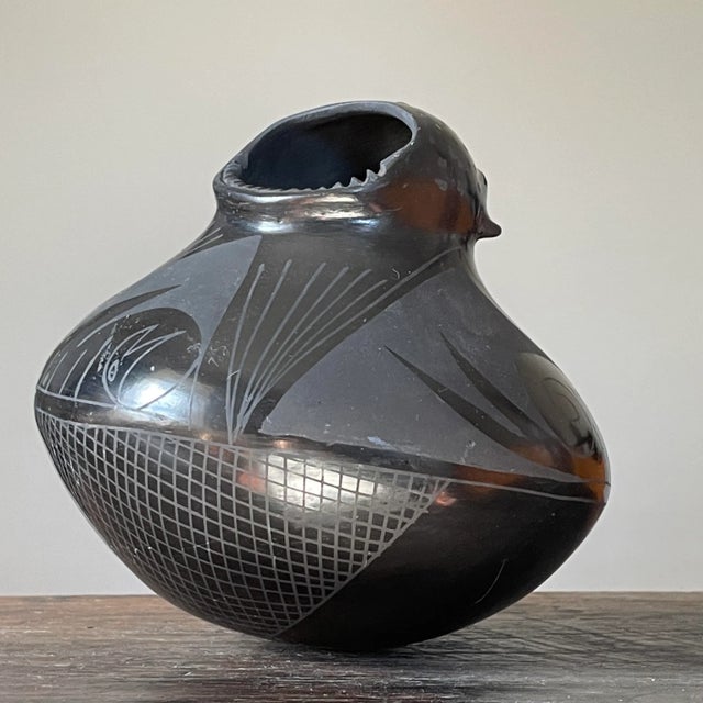 Mid-Century Modern 1960s Mata Ortiz Blackware Leopard Effigy Jar by Celia Lopez Signed For Sale - Image 3 of 7