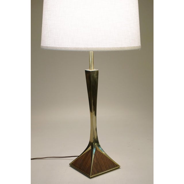 Mid-Century Modern 1970s Laurel Mid Century Modern Pyramid Brass Wood Table Lamp Montagna Grillo Tonello Italy High Society For Sale - Image 3 of 12