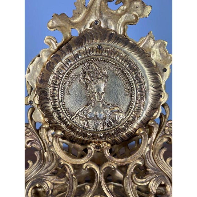 Vintage French Rococo Louis XV Style Revival Gilt Metal Mantel Clock For Sale - Image 10 of 14