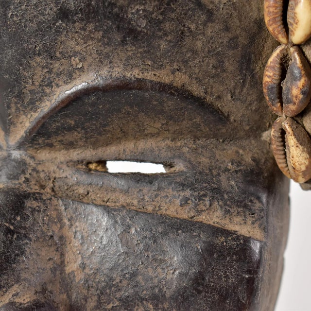 The Guere people, residing in Liberia and Ivory Coast, boast a vibrant cultural heritage centered around traditional masks...