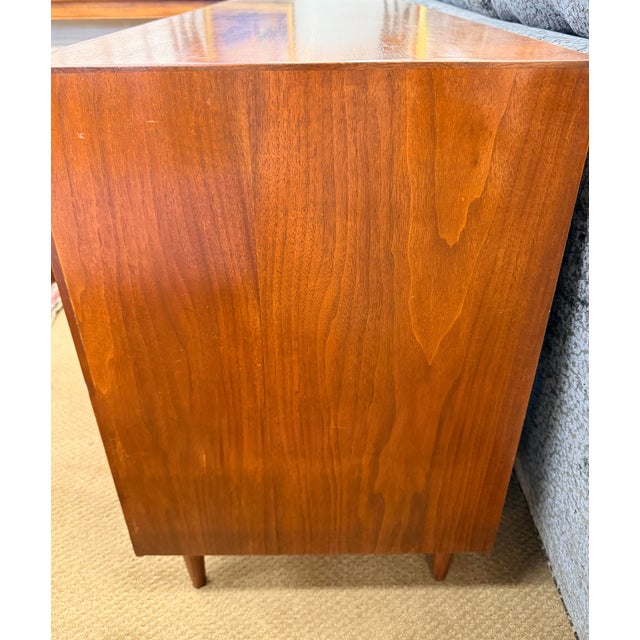 Wood Mid Century Foster McDavid Walnut Credenza Sideboard Console Cabinet For Sale - Image 7 of 9
