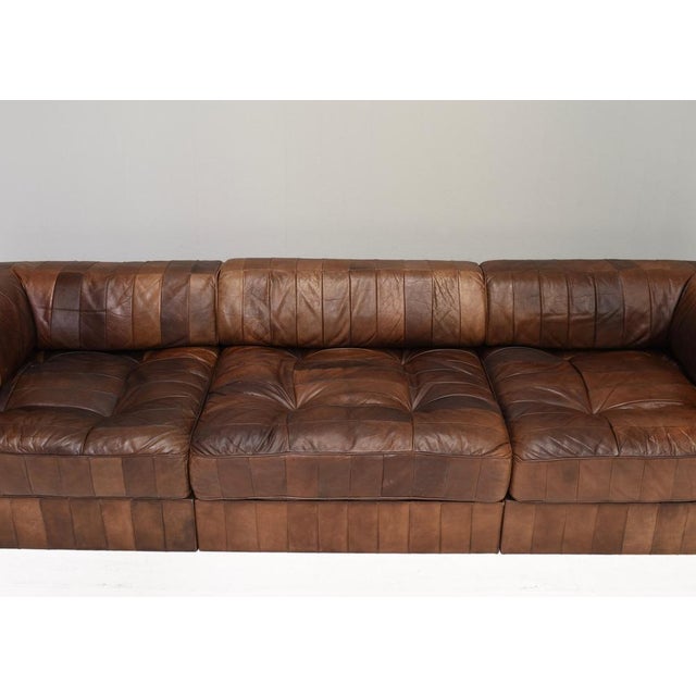 DS-88 Sectional Sofa in Cognac Brown Leather from De Sede, Switzerland, 1970s, Set of 19 For Sale - Image 15 of 18