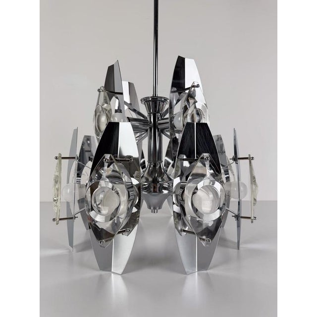 Space Age Chrome Chandelier in Crystal Glass and Optic Lens by Oscar Torlasco, 1970s For Sale - Image 3 of 18