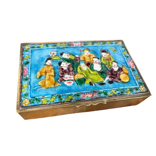 Vintage Chinoiserie Enamel Repousse on Brass Hinged Chinese Box For Sale In New York - Image 6 of 9
