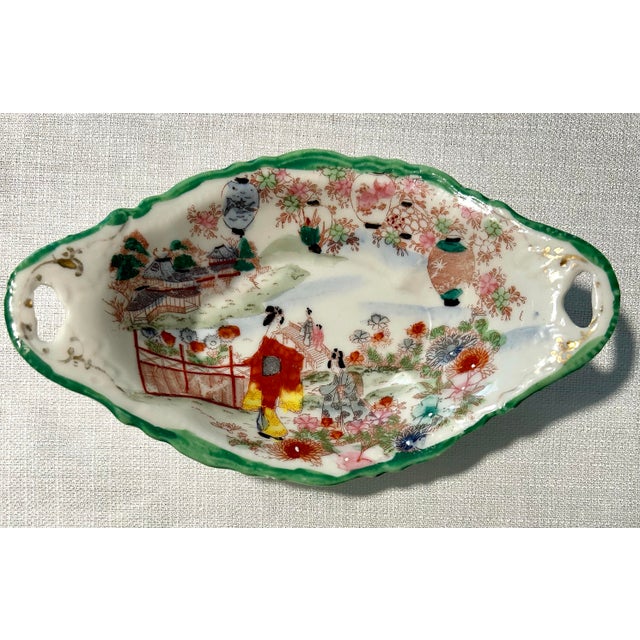 Early 20th Century 1920’s Antique Japanese Chinoiserie Hand Painted Traditional Geisha Girl & Pagoda Plates & Small Bowls - A 17 Piece Set For Sale - Image 5 of 11