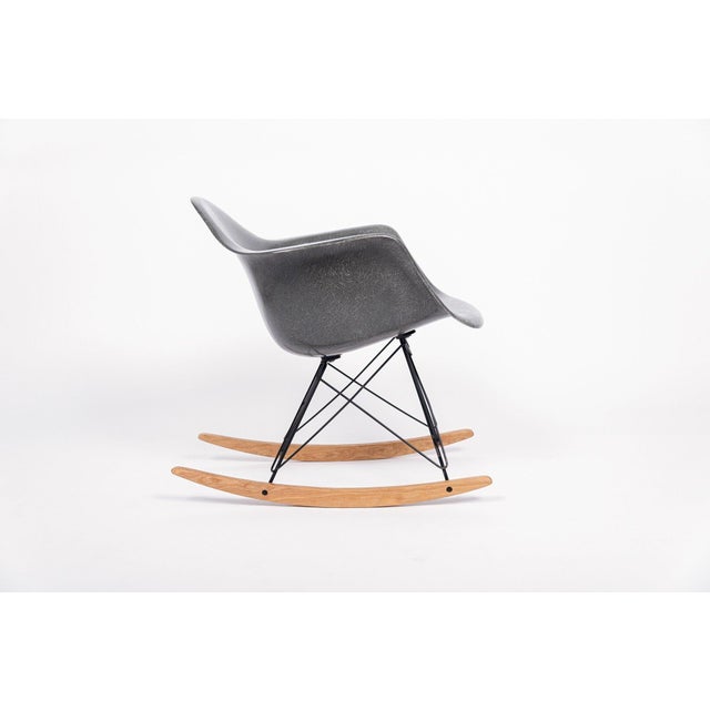 1950s 1959 Mid Century Rar Gray Rocking Chair by Eames for Herman Miller For Sale - Image 5 of 11