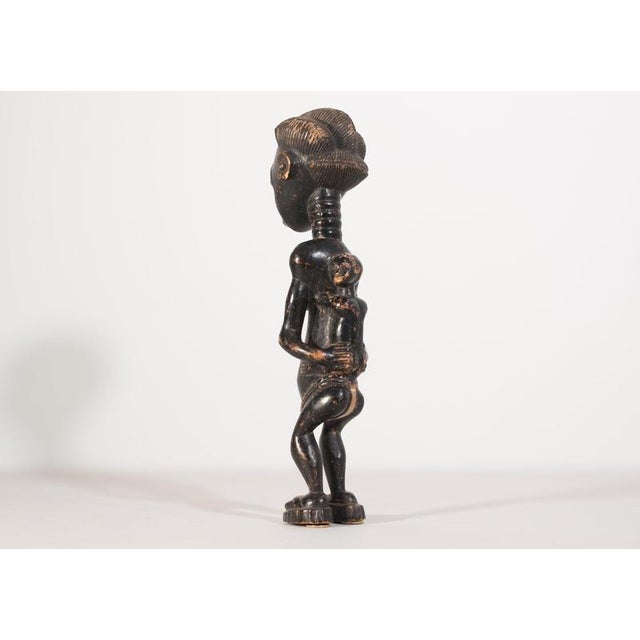African Carved Wooden Figurine, Early 20th Century For Sale - Image 4 of 8