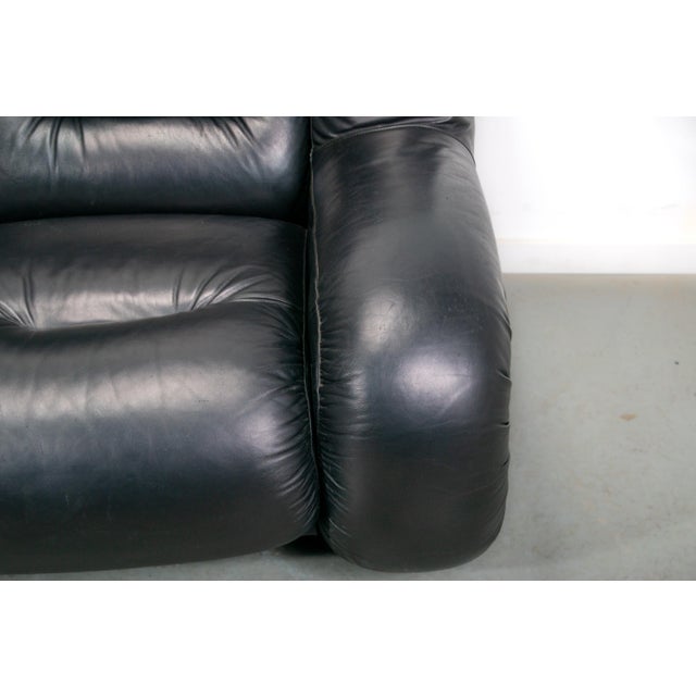 Italian Space Age Black Leather 2-Seater Sofa, 1985 For Sale - Image 6 of 14