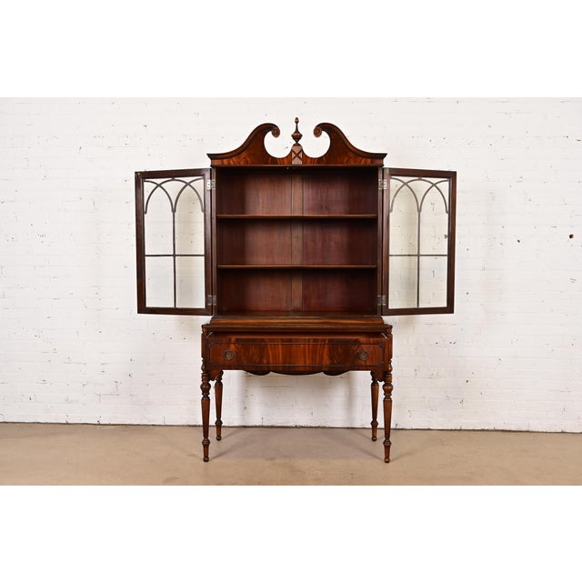 1920s Berkey & Gay Antique Georgian Flame Mahogany Bookcase or Bar Cabinet, Circa 1920s For Sale - Image 5 of 16