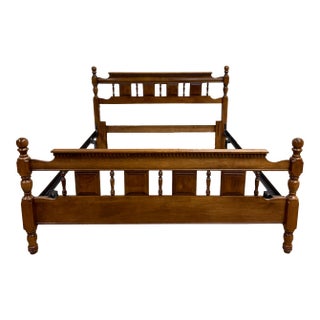 Vintage Convertible Queen or Full Size Cannonball Spindle Bed For Sale