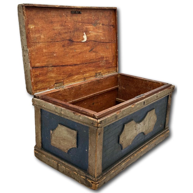Outstanding Mid 1800s Smaller Size Antique New England Seaboard Pine Carpenters Tool Chest With Great Original Paint - 12 X 13 X 22 Inches For Sale - Image 11 of 18