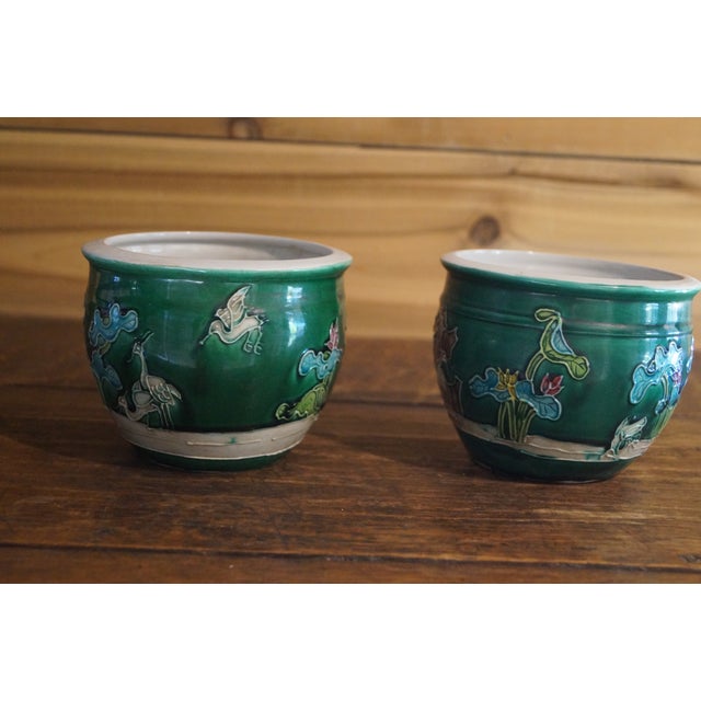 Ceramic 18th Century Yongzheng Chinese Green Glazed Pots - A Pair For Sale - Image 7 of 13