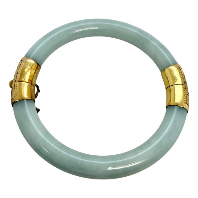 1960s Chinese Jadeite Jade and 14k Yellow Gold Hinged Bangle Bracelet For Sale