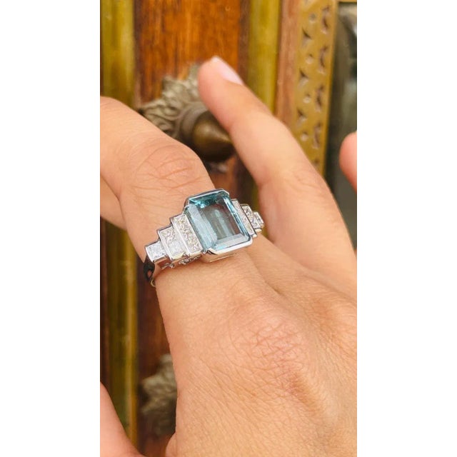 Contemporary French Modern 5.79 Carats Aquamarine and Diamond Ring Size 7 For Sale - Image 3 of 7