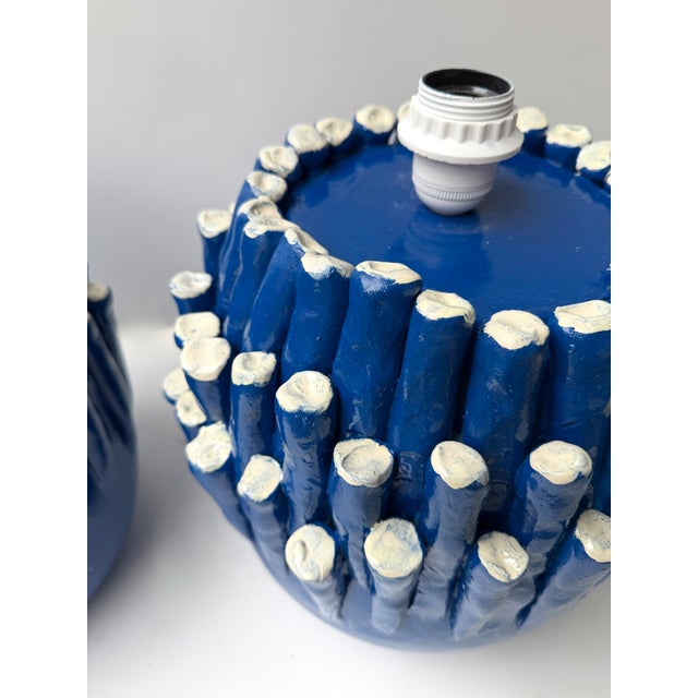 Ceramic Contemporary Pair of Blue Anemone Ceramic Lamps. Italie For Sale - Image 7 of 13