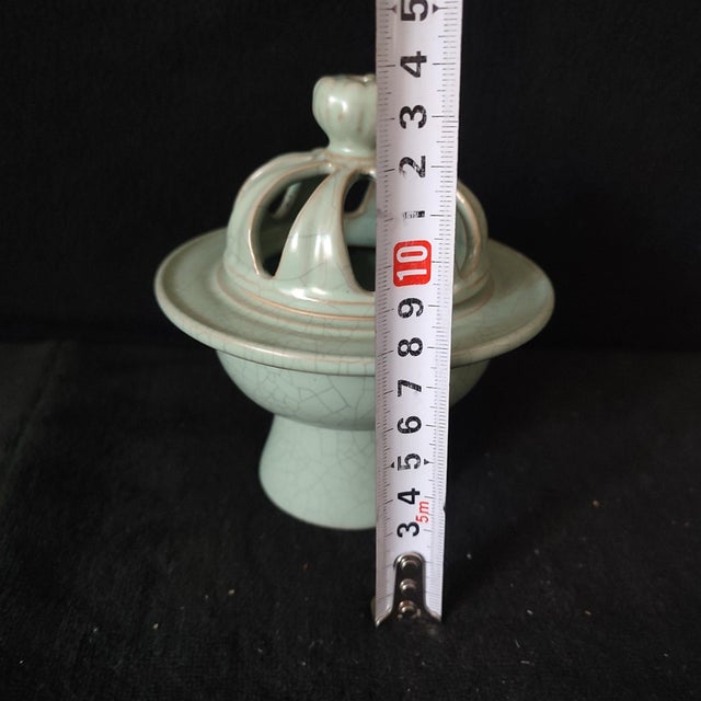 Chinese Ceramic Censer,Guan Ware Crackle Glaze Celadon Glaze Porcelain Incense Burner For Sale - Image 9 of 10