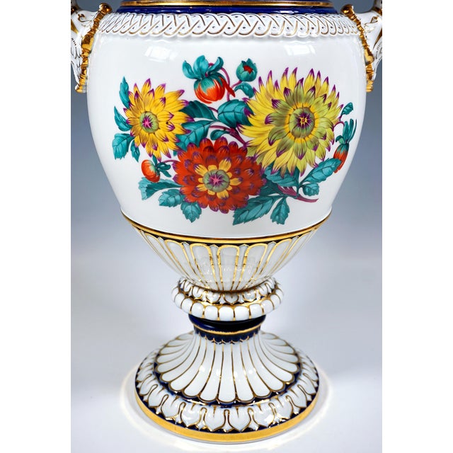 Ceramic Meissen Snake Handle Vase with Flower Boquet Painting attributed to Leuteritz, 1880s For Sale - Image 7 of 11