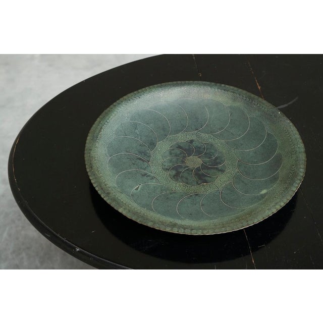 Hand Hammered Art Deco Centerpiece Bowl in Verdigris Patinated Copper 1930s A stunning hand hammered art deco centerpiece...