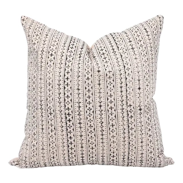 Fabdivine Artisan Cushion Cover 24x24 Inch - Doji For Sale