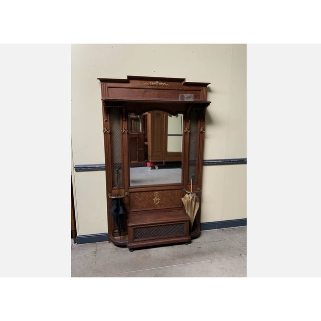 Age: circa 1910 Wood type: solid oak Condition: very good, meticulously maintained, and ready-to-use original condition...