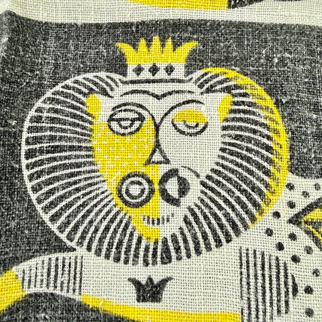 Georges Briard Mid-Century Era Georges Briard Lion Print Silkscreened Linen Tea Towel For Sale - Image 4 of 10