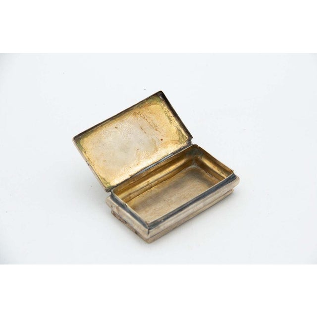 Rectangular Silver Snuff Box with Plant Engravings on the Hinged Lid For Sale - Image 3 of 4