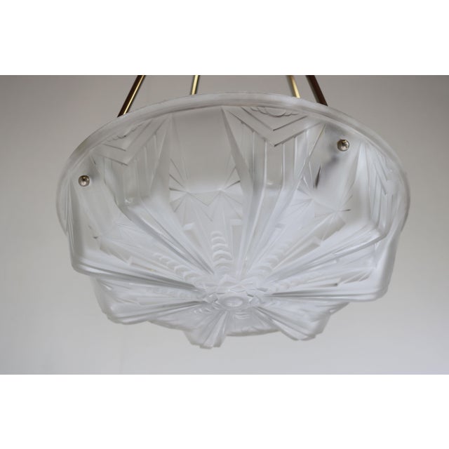Muller Frères Vintage French Art Deco Pendant Light in White Glass by Muller Freres, 1930 For Sale - Image 4 of 13