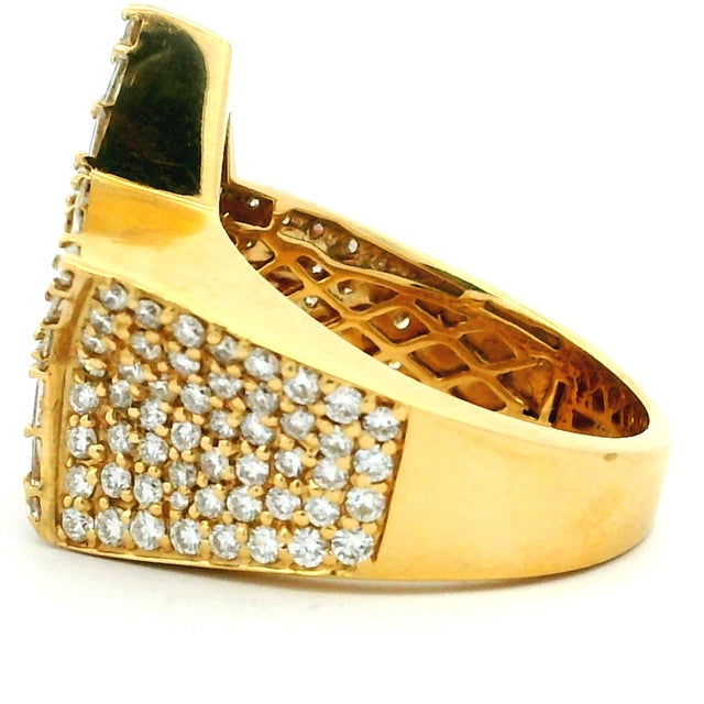 Metal 1990s Italian Diamond Star Cocktail Ring in 18k Yellow Gold, Size 7 For Sale - Image 7 of 17