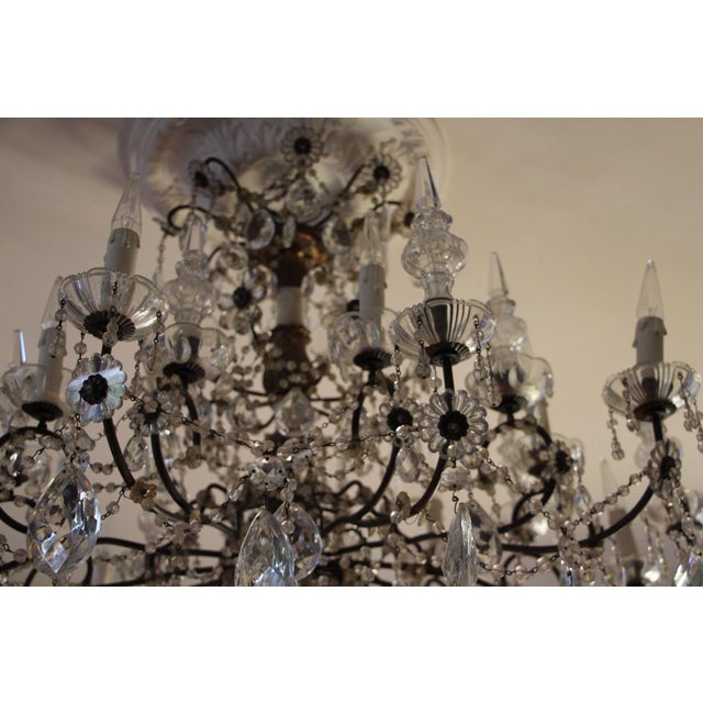 19th Century Italian Neoclassical Giltwood and Crystal Chandelier For Sale - Image 11 of 18